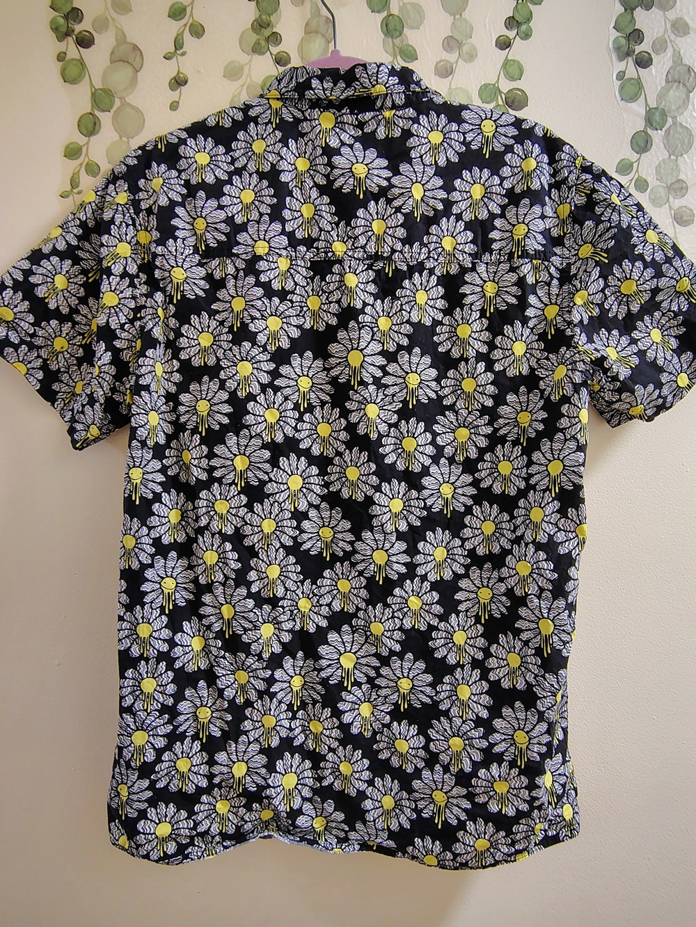 Vitriol "Black With White Flowers Melting Smiley Face" Medium - Picture 2 of 6